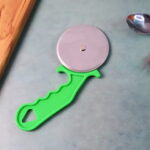 Pizza Cutter with plastic Handle - Image 2